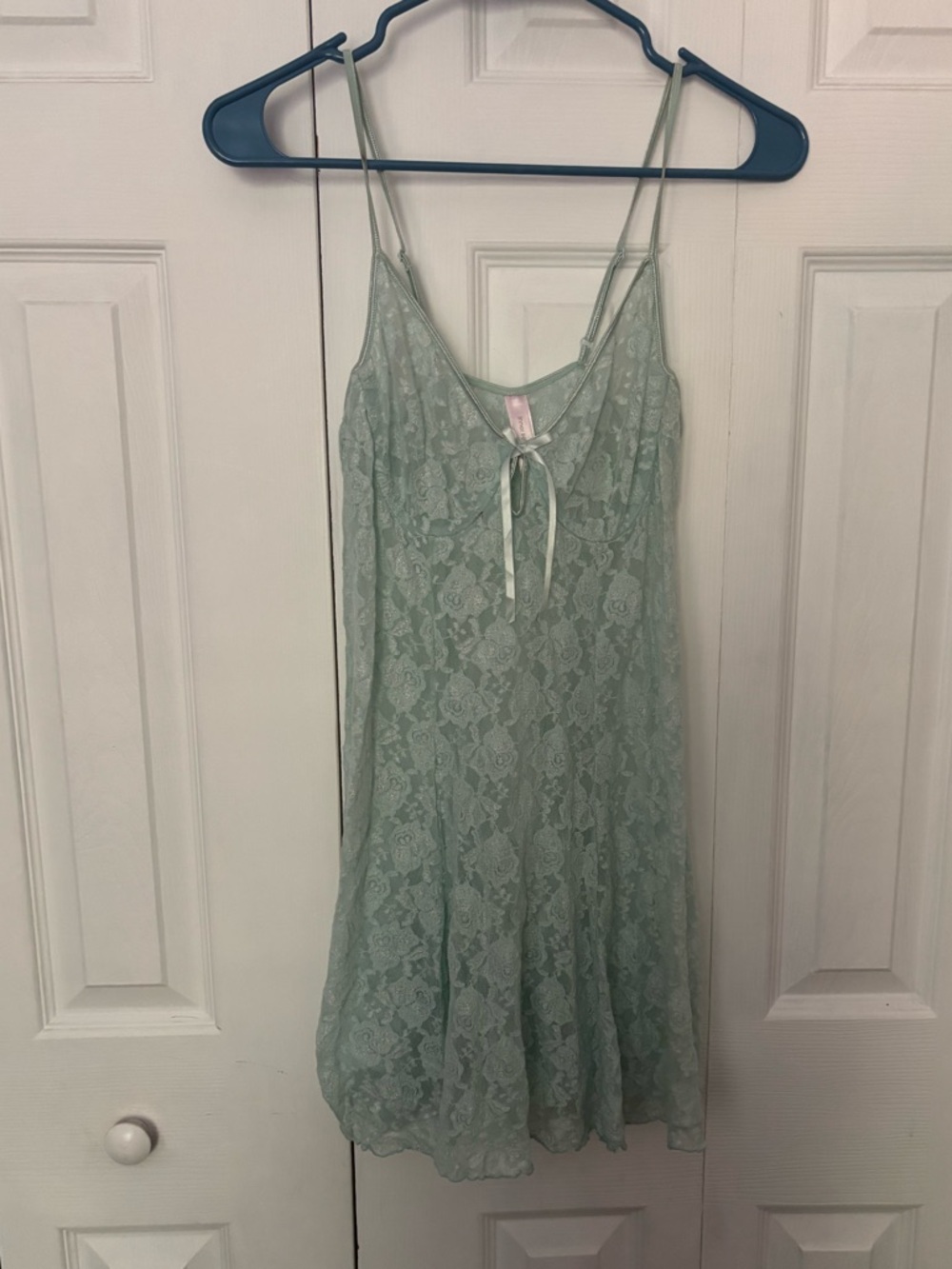 Delicate Lace Slip Chemise in Mint